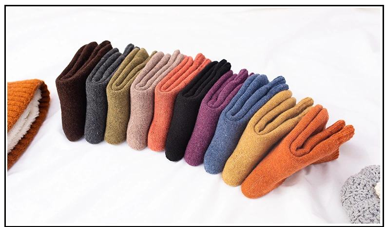 Winter Thickened Oversized Men′s and Women′s Warm Wool Towel Warm Socks